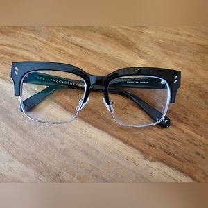 Frame / Glasses Stella McCartney